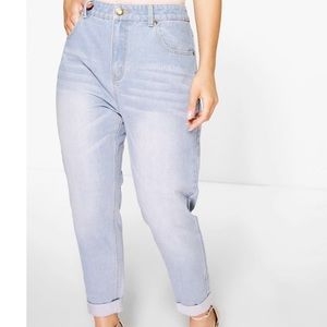 High waisted light washed mom jean, brand new !